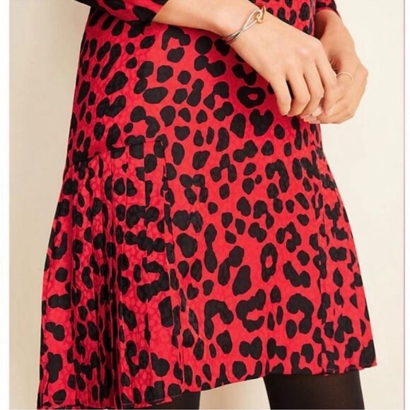 Ann Taylor Leopard Print Shift Dress Red black pleated hem size 6 - Picture 2 of 10